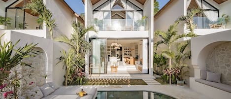 المنشأة من الخارج