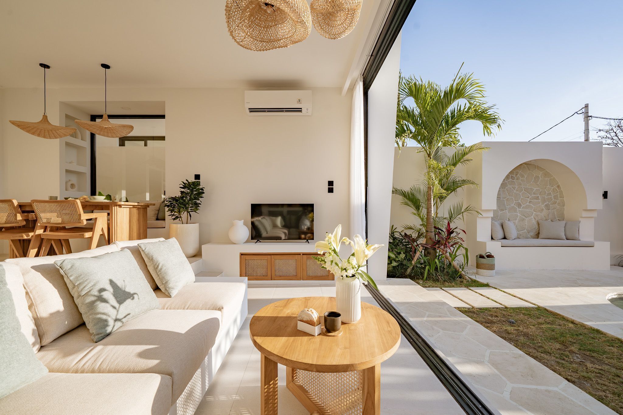 Televisión 43 pulgadas con canales de televisión por cable