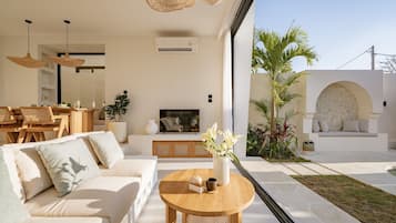 Televisión 43 pulgadas con canales de televisión por cable