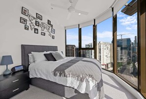 1 bedroom, desk, iron/ironing board, WiFi