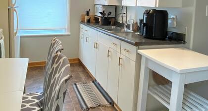 Scenic 2-Bedroom+Waterfront Home+FreeParking