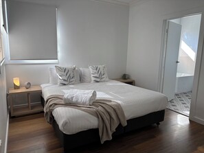 4 bedrooms, iron/ironing board, bed sheets