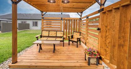 All new home ! 2 KING SUITES Stay 5 nights GET 50 TEXAS ROADHOUSE GIFT CARD