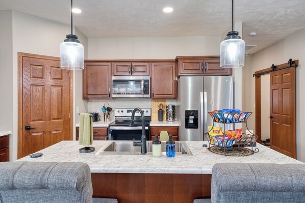 Micro-ondas, fogão, cooktop, lava-louças