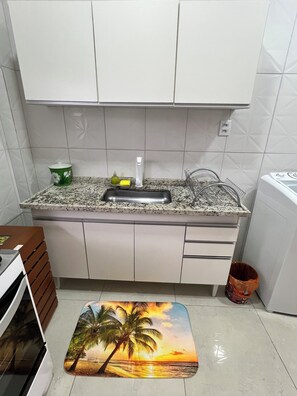 電子レンジ、オーブン、コンロ