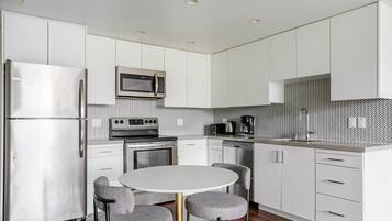 Fridge, microwave, oven, dishwasher