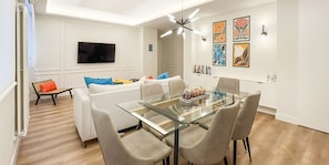Dining - Elegant 2BR/2BA in Atocha by Berlany España (Madrid)
