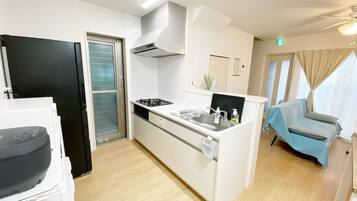 Fridge, microwave, stovetop, electric kettle