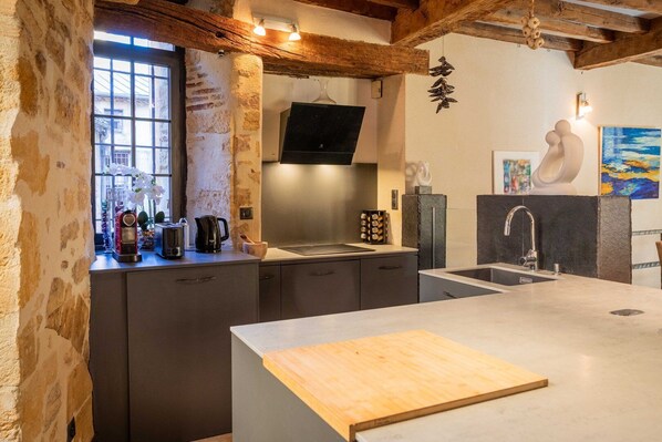 Refrigerador, microondas, horno y lavavajillas 