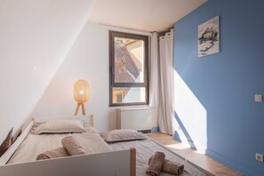 3 dormitorios, tabla de planchar con plancha, Internet y ropa de cama