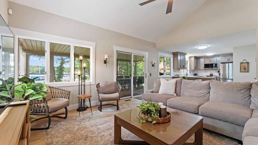 Stylish 3BR Waterfront Home w/ Sunset Porch + Access to Dining Sunsets on Shoreline by Avantstay