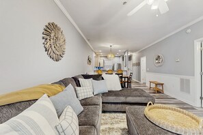 TV - The Tides spacious condo w/shared pool, close to restaurants & shopping (Rehoboth Beach)