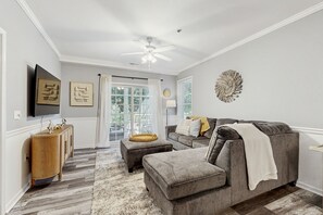 TV - The Tides spacious condo w/shared pool, close to restaurants & shopping (Rehoboth Beach)