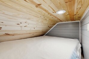 1 bedroom, iron/ironing board, Internet, bed sheets