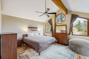 4 室のベッドルーム、インターネット、ベッドシーツ