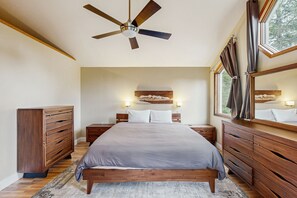 4 bedrooms, Internet, bed sheets
