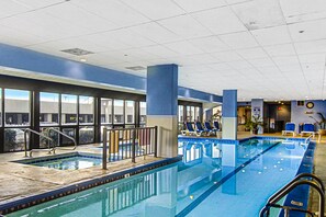 Indoor pool - Luxury ocean front condo w/beach views, shared pool & hot tub, balcony & WiFi (Ocean City)