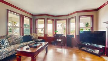 TV, fireplace, foosball, stereo