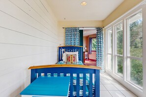 4 habitaciones, tabla de planchar con plancha y acceso a internet