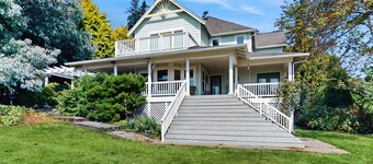 Beautiful home with foosball table, waterfront views, fireplace, basketball cour