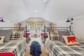 2 bedrooms, iron/ironing board, Internet, bed sheets