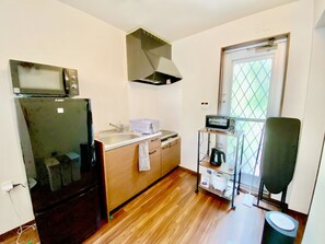 Fridge, microwave, stovetop, electric kettle
