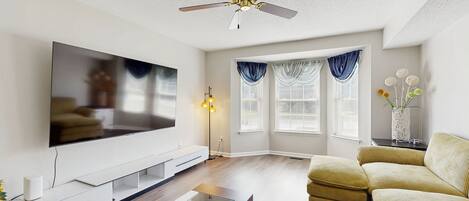 Télévision, table de tennis de table