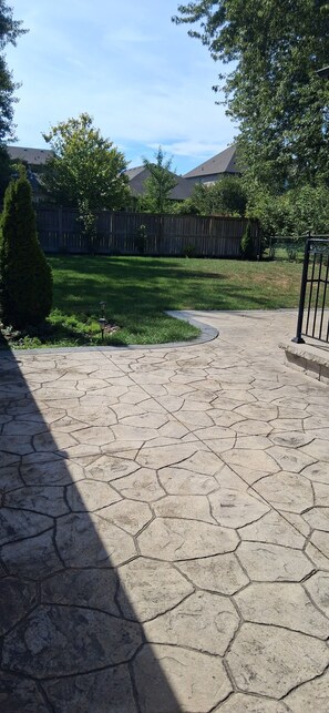 المنطقة المحيطة بالمنشأة