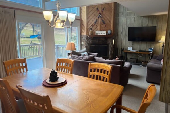 Télévision, cheminée