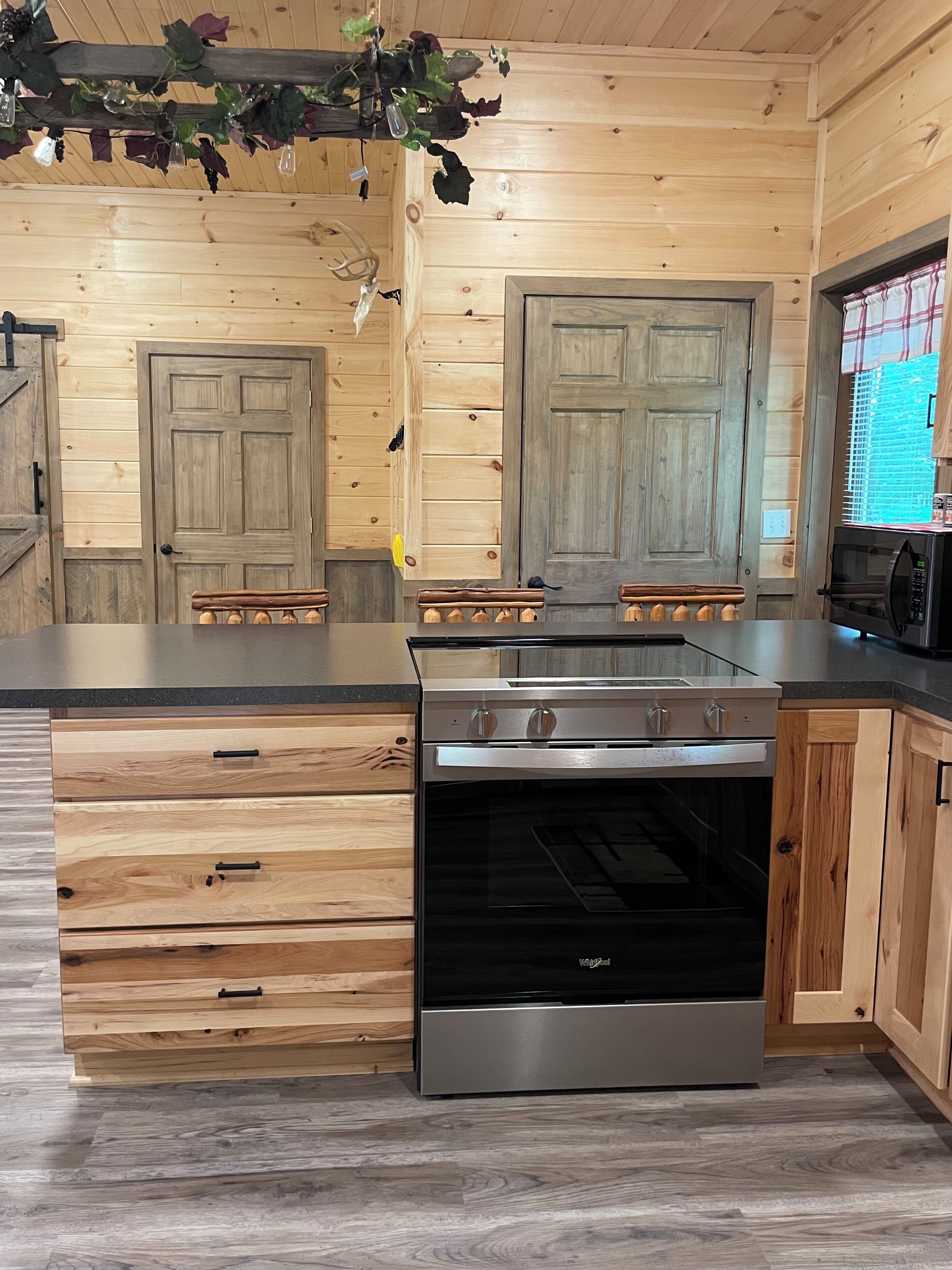 雪櫃、微波爐、焗爐、爐具