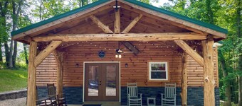 Sleeps 6, forested seclusion, wildlife galore!
