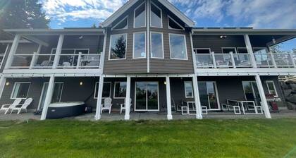Luxurious water view home surrounded by wildlife and breath taking views