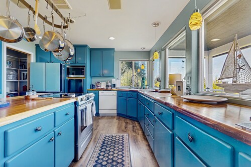 Luxurious water view home surrounded by wildlife and a private hot tub