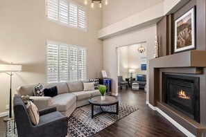 TV, fireplace, video games, books - Northstar Zen: Unforgettable Experience! Something Unique & Special for Everyone (Glendale)