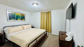 5 dormitoris, planxa i posts de planxar, wifi i roba de llit