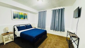 5 bedrooms, iron/ironing board, WiFi, bed sheets