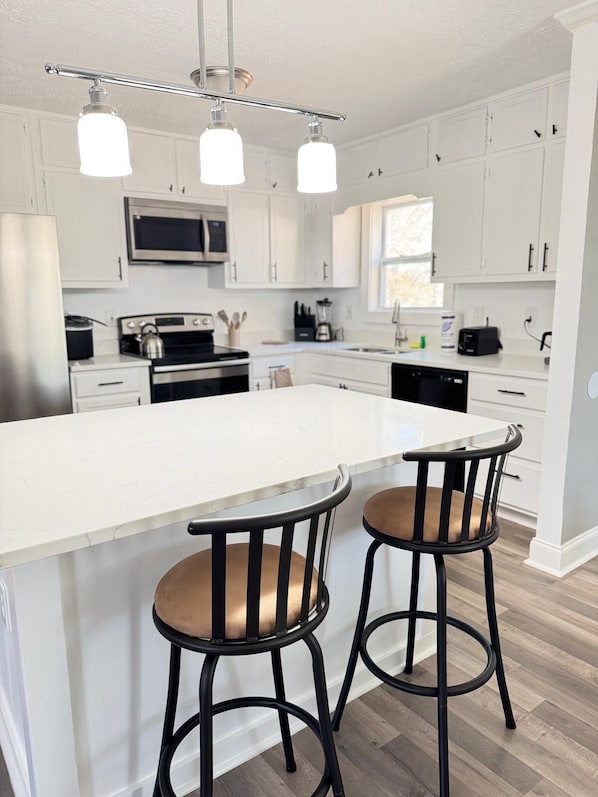 Microwave, oven, stovetop, dishwasher