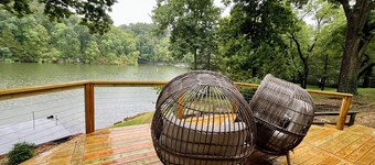 Dreamy Days Lake Front Cabin, on the water / on the trails!