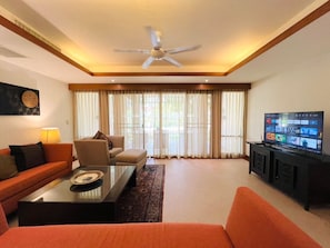 Standard House, 2 Bedrooms, Courtyard View | Living area