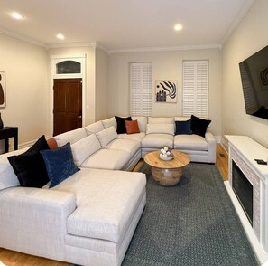 Smart TV, fireplace, stereo, computer monitors