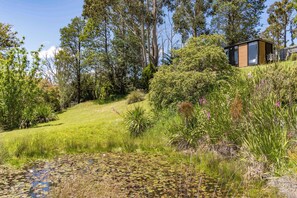 Property grounds - Cygnet Valley Hideaway by Tiny Away (Cygnet)