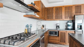 Mikrowelle, Ofen, Herdplatte, Geschirrspüler