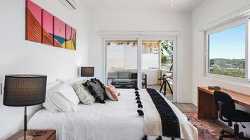 3 bedrooms, in-room safe, desk, iron/ironing board