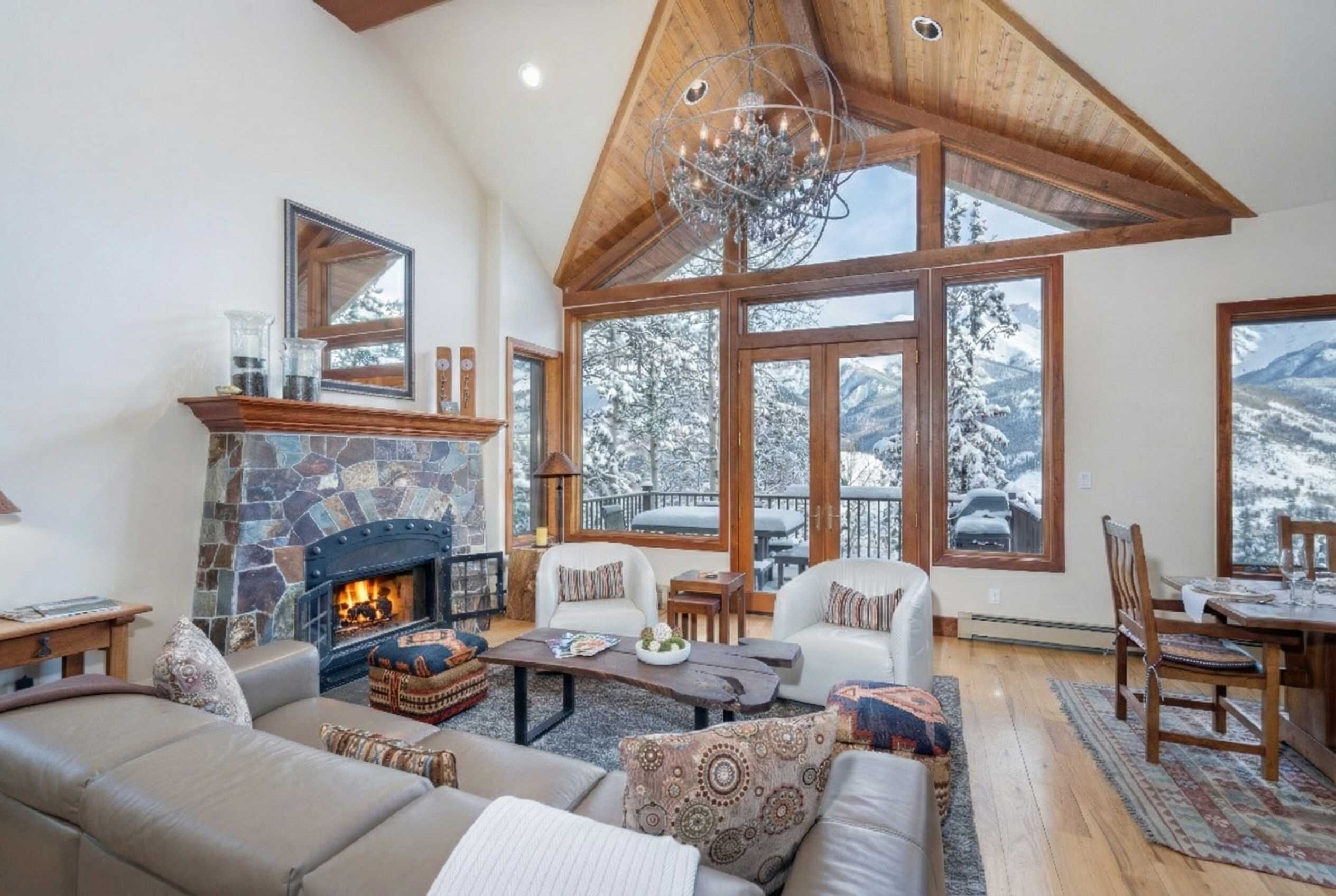 TV, fireplace, offices