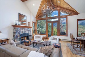 TV, fireplace, offices