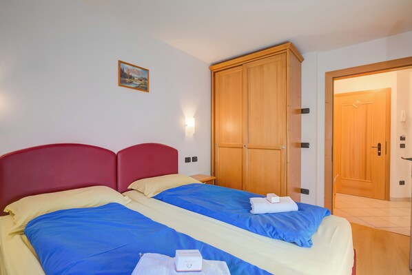 1 bedroom, free WiFi, bed sheets - Sforzato, Livigno, Italy (Livigno)
