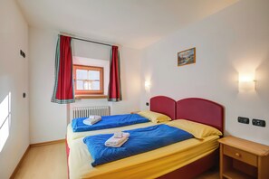 1 bedroom, free WiFi, bed sheets