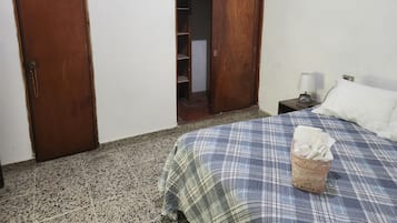1 makuuhuone, silitysrauta/-lauta, ilmainen Wi-Fi, vuodevaatteet