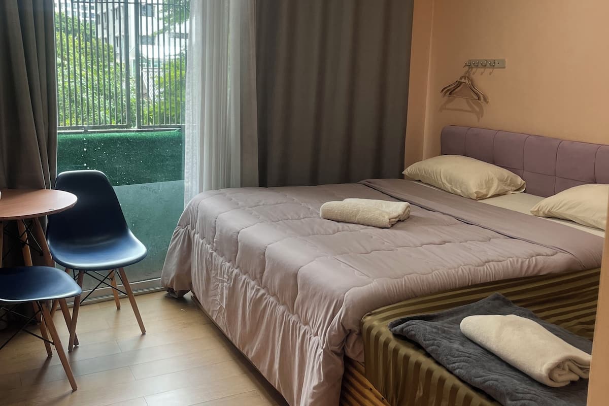Basic Triple Room | Desk, laptop workspace, WiFi (free)