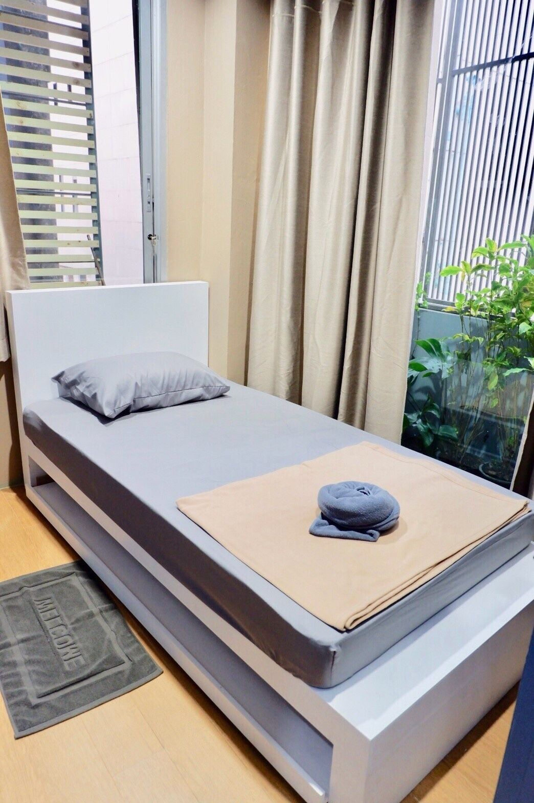 Habitación individual, balcón | Escritorio, espacio para trabajar con laptop y wifi gratis 